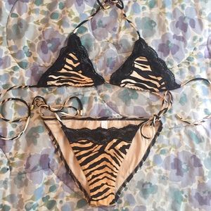 Victoria’s Secret lace string bikini